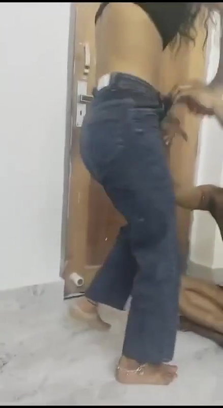 Bahut Sare Ladke Ne Ek Ladki Ke Sath Daru Pe Kar Uske Sath Sex Kiya Hindi Audio Me