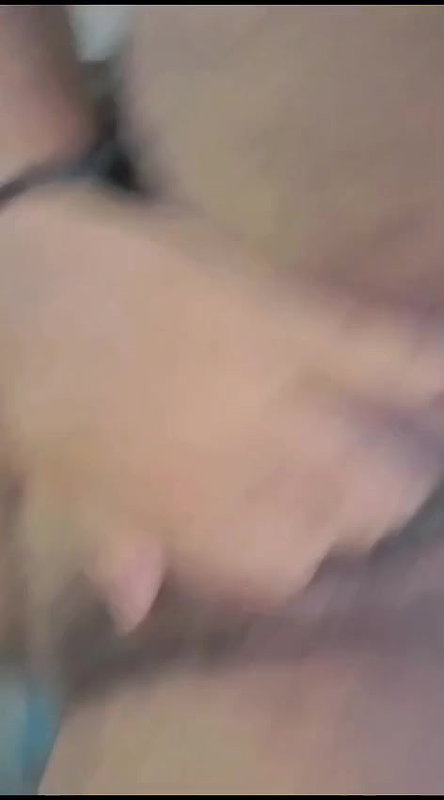 Desi Bhabhi Ne Apni Moti Chut Me Daali Ugali