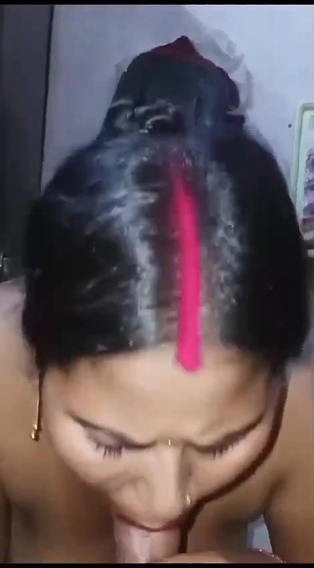 Desi Bhabhi Ne Lipstick Laga Kar Lund Chusa