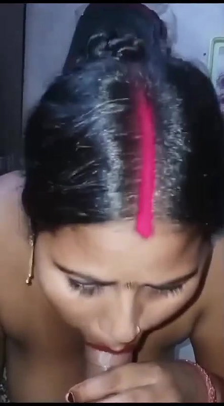 Desi Bhabhi Ne Lipstick Laga Kar Lund Chusa