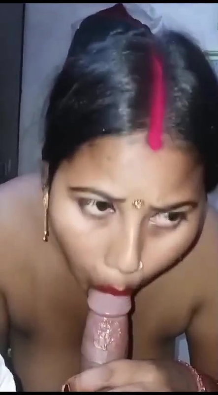 Desi Bhabhi Ne Lipstick Laga Kar Lund Chusa