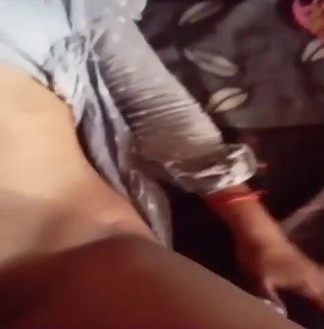 Desi Saali ko Condom Laga Kar Pela