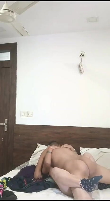 Desi Saasu Ne Apne Damad Ke Sath Hotel Me Jordar Chudai Karwai