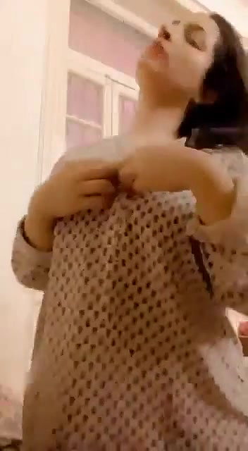 Beautiful Milf Showing Boobs Pussy