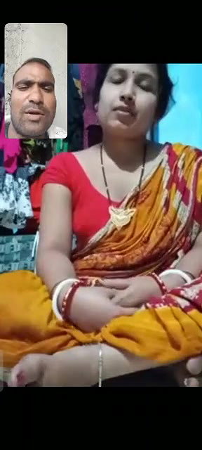 Desi Bhabhi Ne Bur Me Baigan Daal Kar Dikhaya Video Call Par Apne Lover Ko