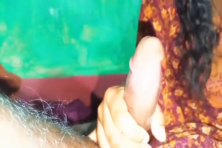 Jija Ne Apni Saali Ki Dono Tange Utha Kar Pel Diya