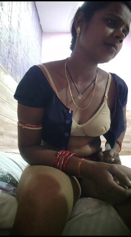 Kaamwali Ko Nanga Kar Ke Bed Par Patka Aur Uski Chut Ki Chudai Ki