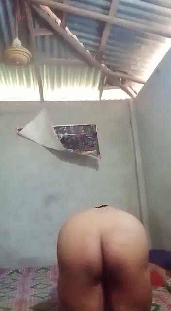 Moti Bhabhi Ne Apne Chuchi Aur Bur Ka Nanga Video Viral Kiya