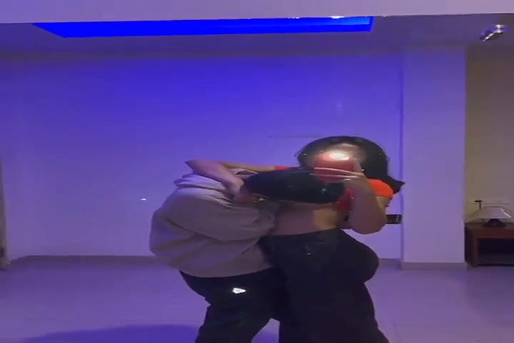 Nidhi Ne Apne Boyfriend Ka Lund Bahut Mazze Me Chussa Aur Apni Bur Ki Chudai Karwai