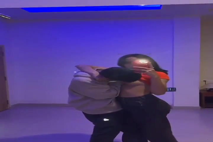 Nidhi Ne Apne Boyfriend Ka Lund Bahut Mazze Me Chussa Aur Apni Bur Ki Chudai Karwai