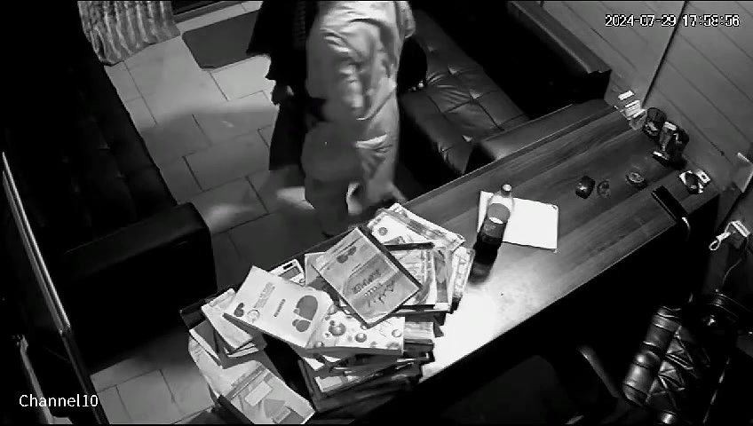 Office Me Bhukha Utha Kar Staff Ki Bur Ki Chudai Ki Web Cam