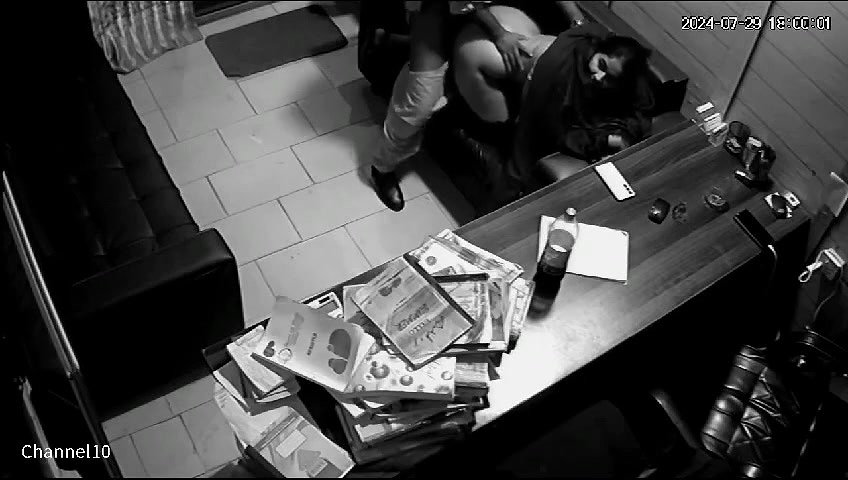 Office Me Bhukha Utha Kar Staff Ki Bur Ki Chudai Ki Web Cam