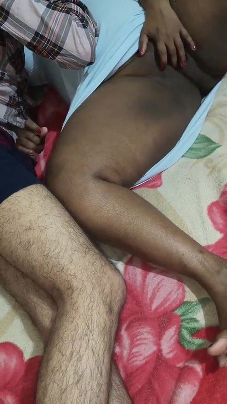 Chubby Mallu Pussy Fingering by herself