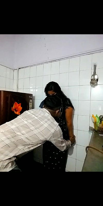 Kitchen me devar bhabhi romance