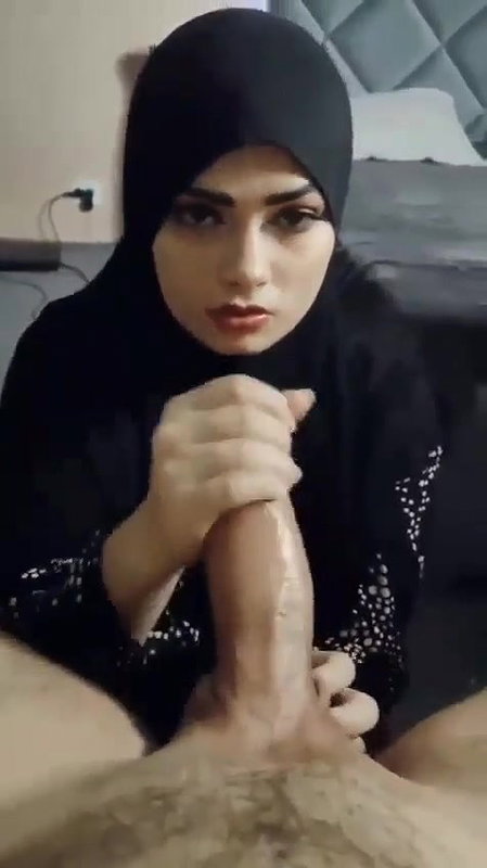Muslim hijabi hot girlfriend gives nice handjob and taking cum on her cute face