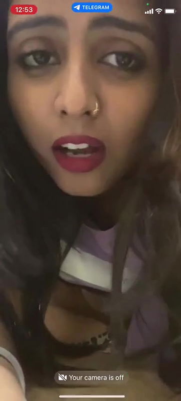 Mature GF showing on video call leak