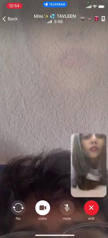 Mature GF showing on video call leak