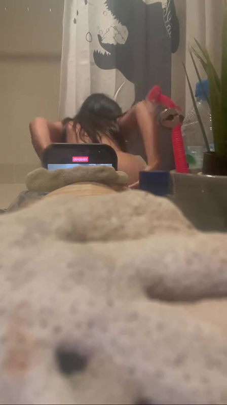 slim girl nude video recording