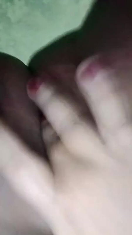 Desi Horny Babe Fingering Her Pussy
