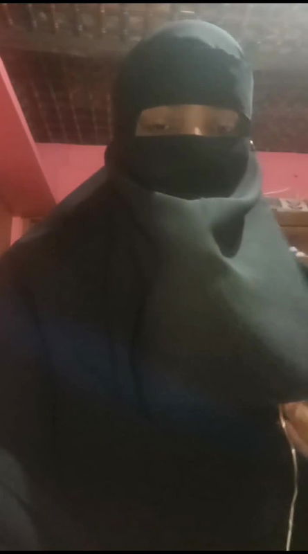 Suraiya horny bengali webslut sucking dildo