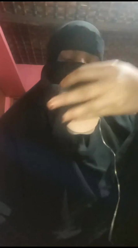 Suraiya horny bengali webslut sucking dildo