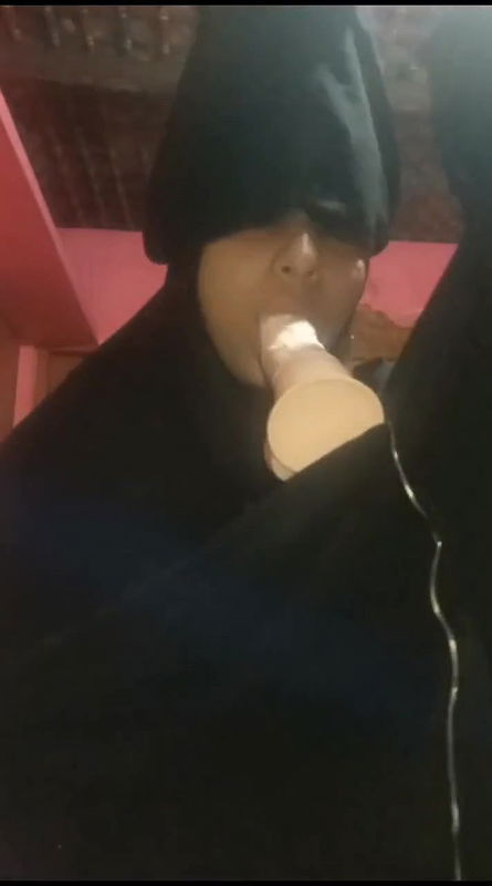 Suraiya horny bengali webslut sucking dildo