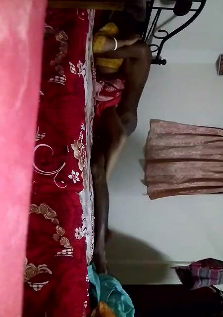 Desi Bengali housewife cheating sex with neighbor guy