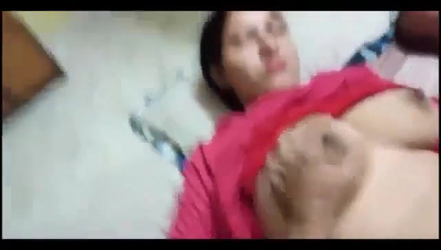 sote hue bhabhi ki nangi video