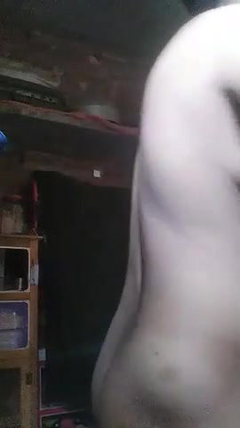 nangi gori ladki ne kapde pehni