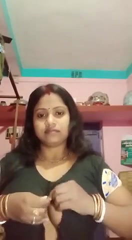 saree kholke nangi video banayi