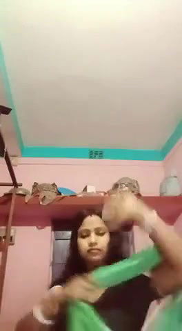 saree kholke nangi video banayi