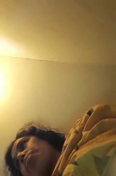 aunty ne chut ragad te hue video banayi