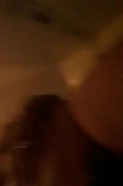 aunty ne chut ragad te hue video banayi