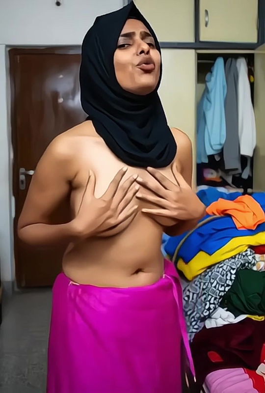 Bangladeshi house wife nude recorded by husband