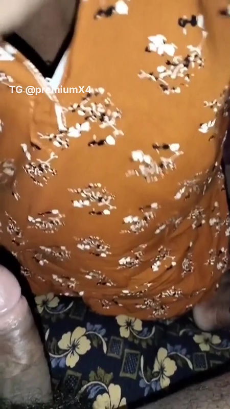 Gori Biwi Ke Muh Mein Lund Aur Boobs Mein Dhamaka