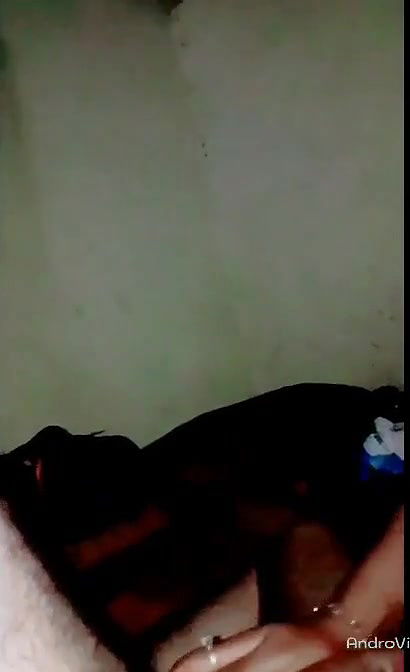 Sexy Indian girl handjob to her cousin brother