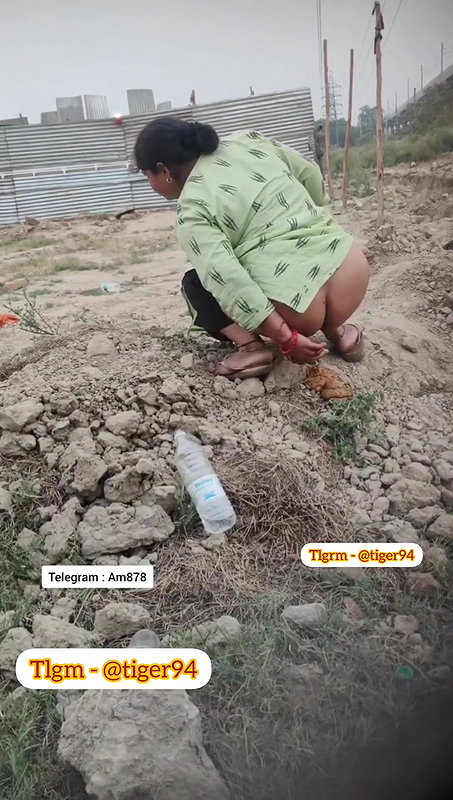 sexy girl hag rahi khule me