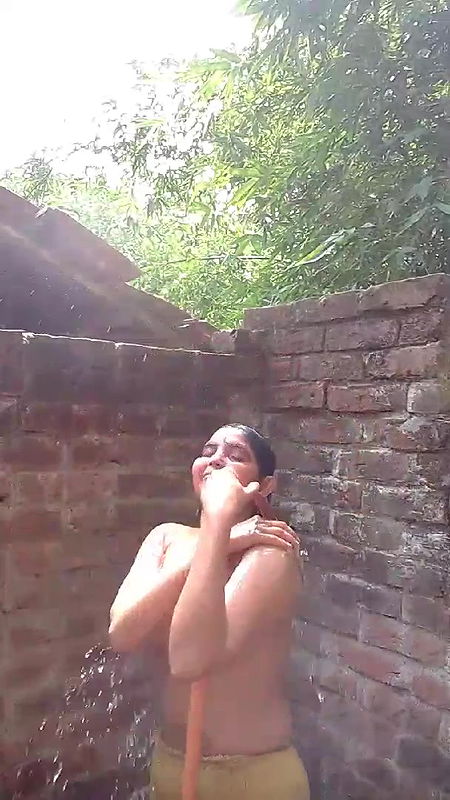 Beautiful Village Bhabi Bathing