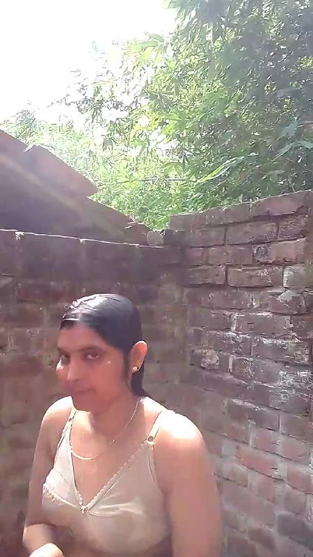 Beautiful Village Bhabi Bathing