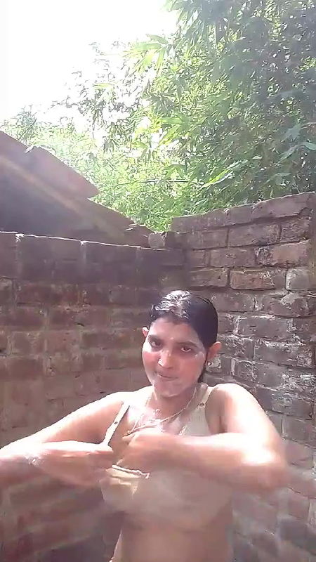 Beautiful Village Bhabi Bathing