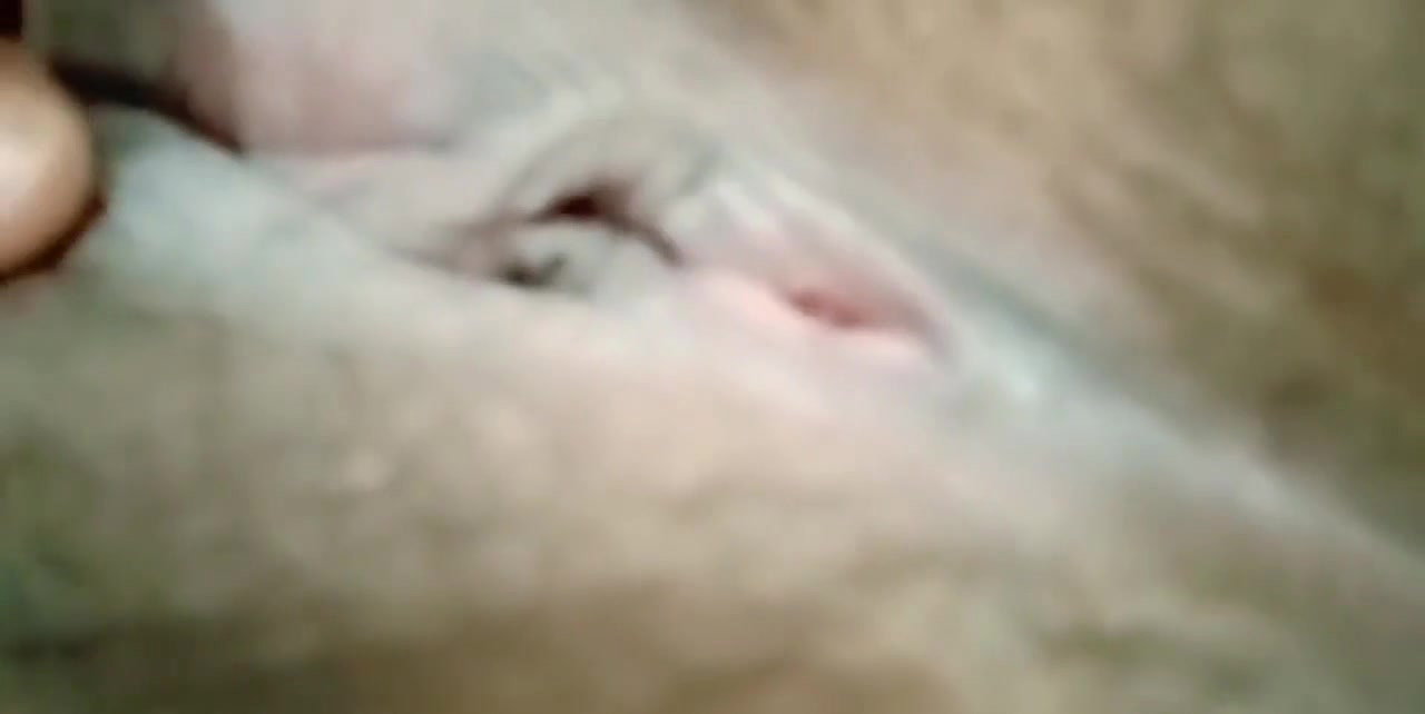 Stepmother masturbates in bed after waking up