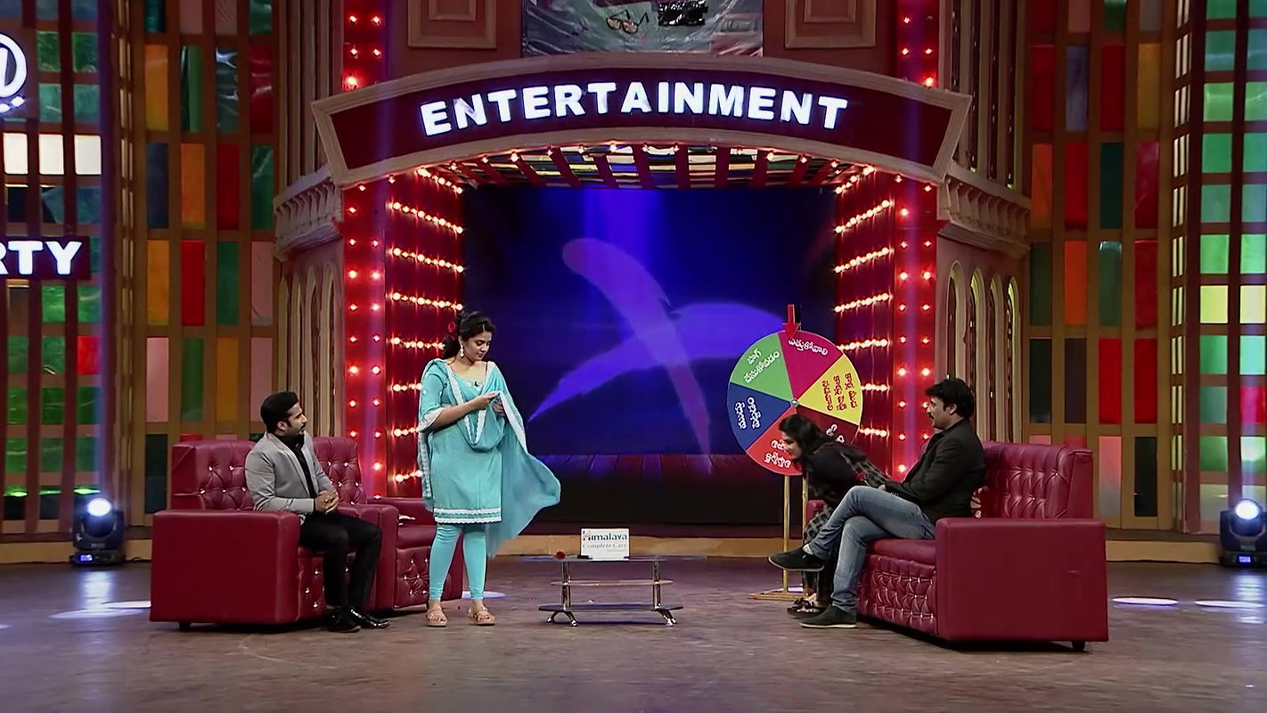 Busty Anchor Srimukhi/Sreemukhi Super Hot Big ASS & Fleshy Thighs in Tight pants