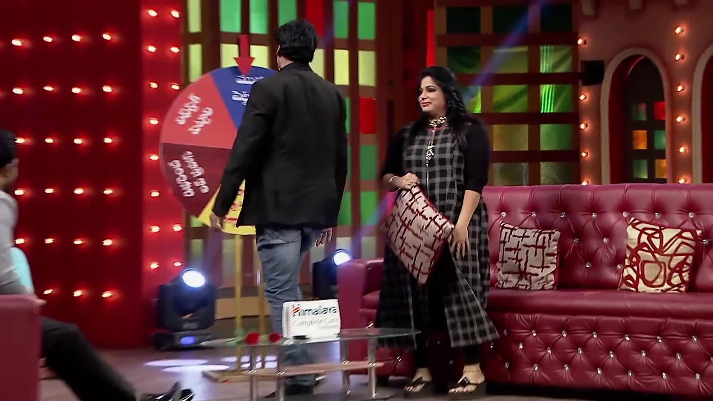 Busty Anchor Srimukhi/Sreemukhi Super Hot Big ASS & Fleshy Thighs in Tight pants