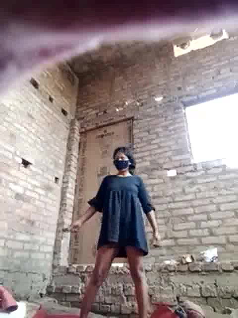 Desi sexy girl dance on live