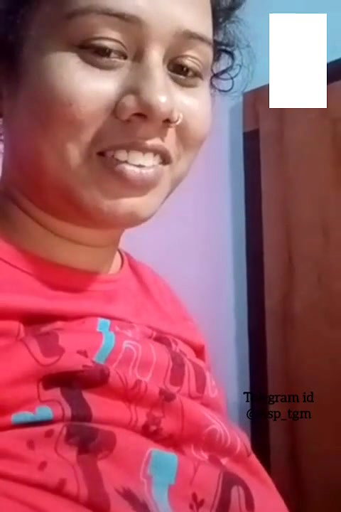 Bangladeshi Girl Showing to Lover on VC viral video Leaked