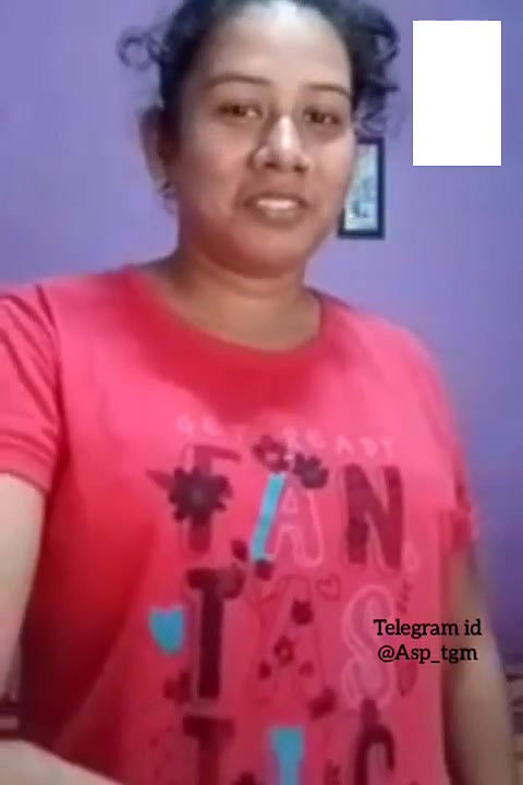 Bangladeshi Girl Showing to Lover on VC viral video Leaked