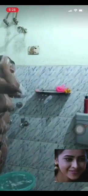 nangi nahate hue video