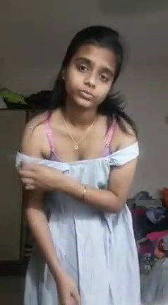 dress kholke boob dikhayi