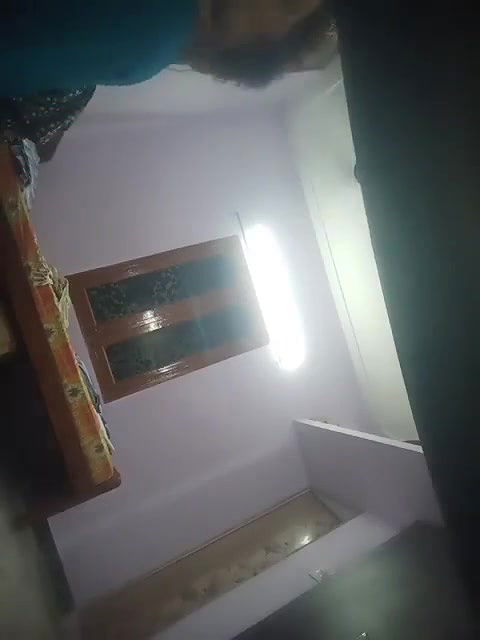 kapde kholte hue boob dikhi