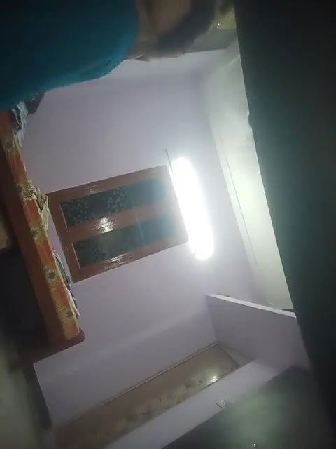 kapde kholte hue boob dikhi